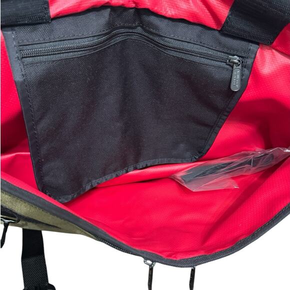 NWT! Free People x Manhattan Portage Kaleidoscope Utility Messenger Bag - Picture 8 of 9